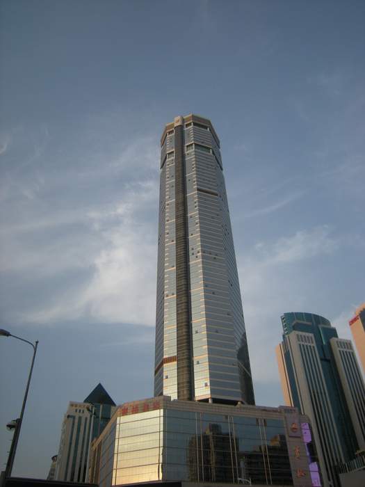 SEG Plaza evacuation: Shaking China skyscraper sends shoppers fleeing