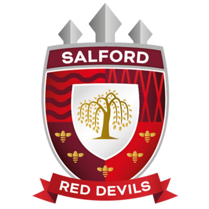 Super League: Salford Red Devils 44-12 St Helens - Champions stunned by Salford