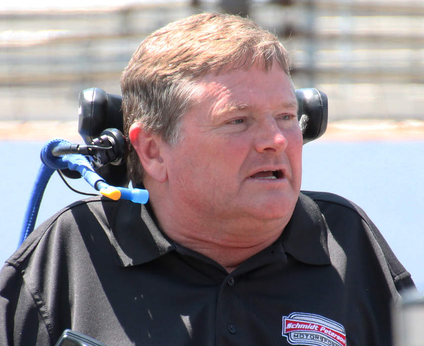 IndyCar team owner Sam Schmidt walks for first time in 21 years, dances with daughter at wedding