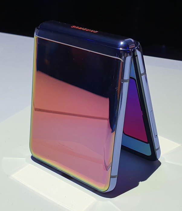 Samsung's Galaxy Z Flip 3 is a cute foldable phone for less