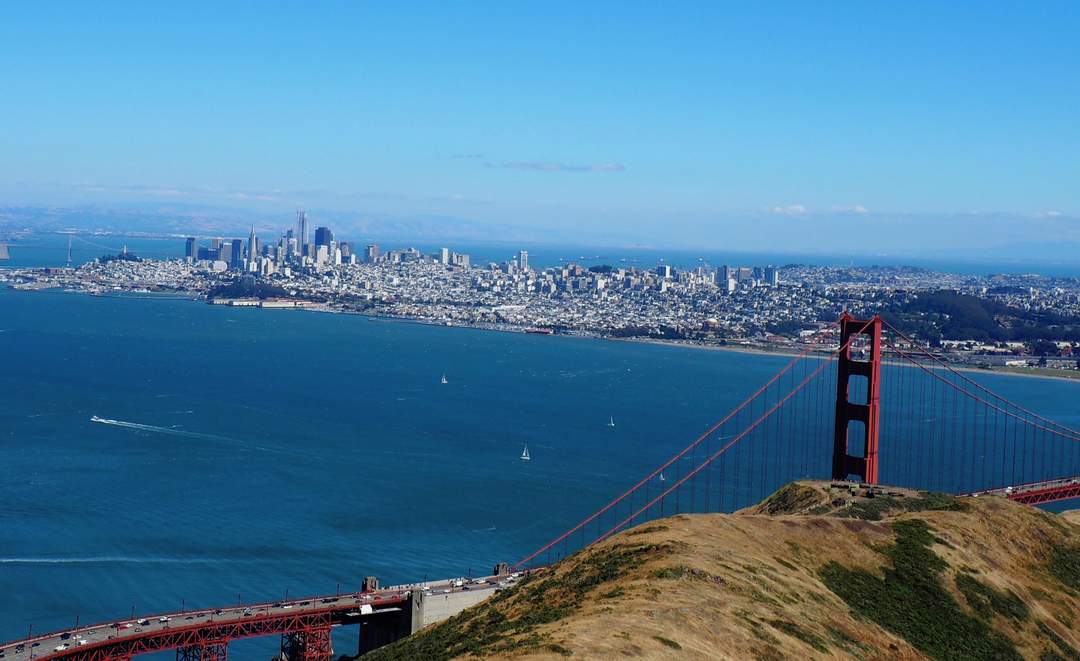 San Francisco sand artist uses beach as canvas