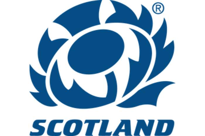 Scotland score eight tries to rout sorry Italy