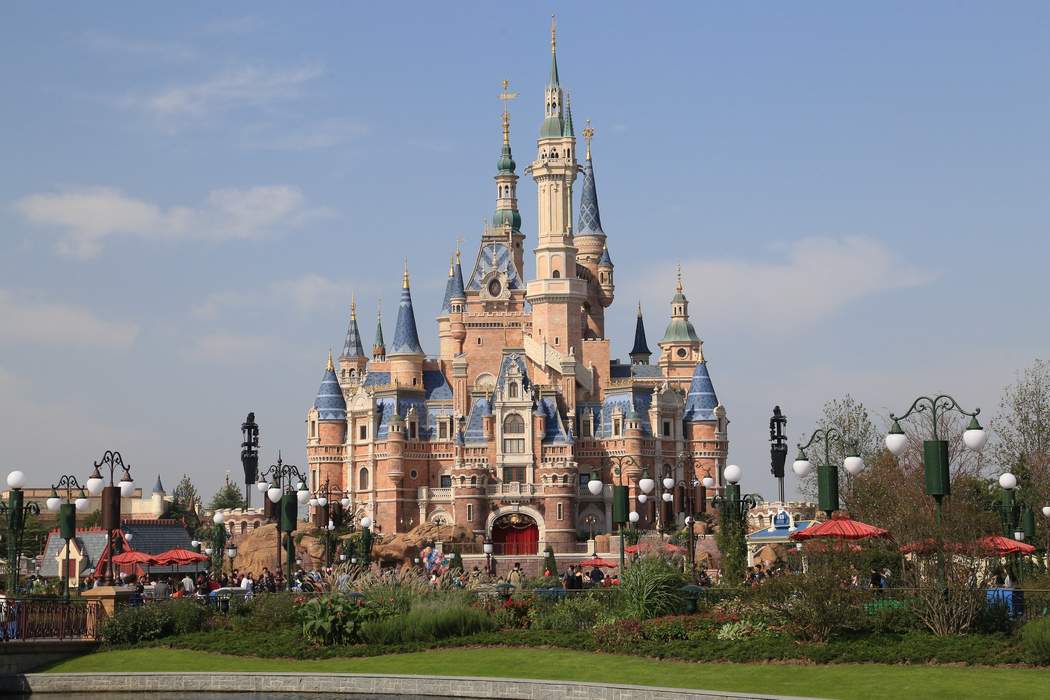 Shanghai Disneyland is shut down, and 30,000 people are tested, after one COVID case