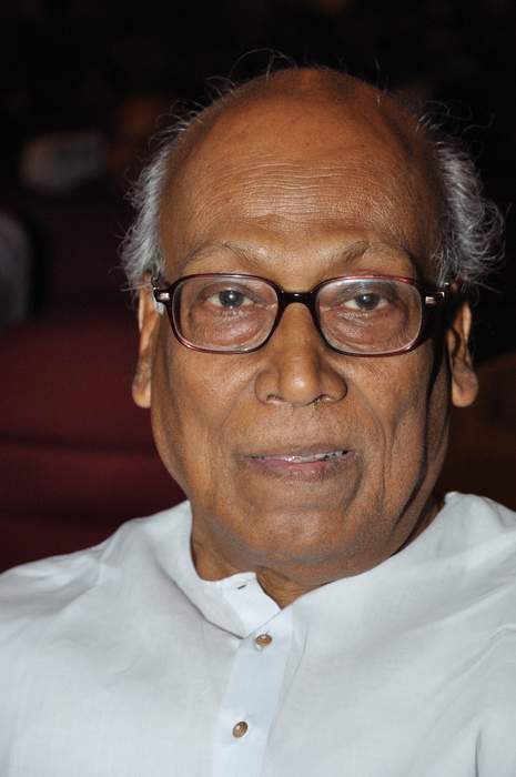 Shankha Ghosh, noted Bengali poet, succumbs to Covid