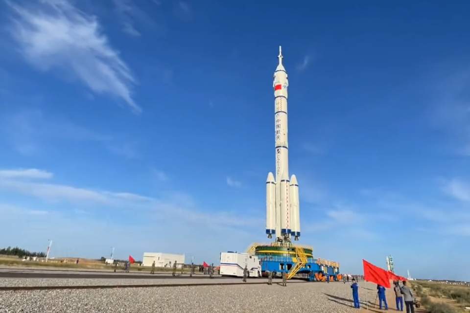 Shenzhou-12: Chinese astronauts dock with new space station
