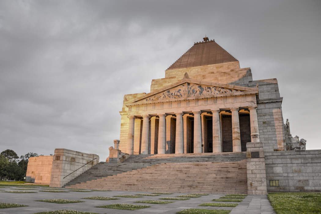 Stand-off at the Shrine of Remembrance