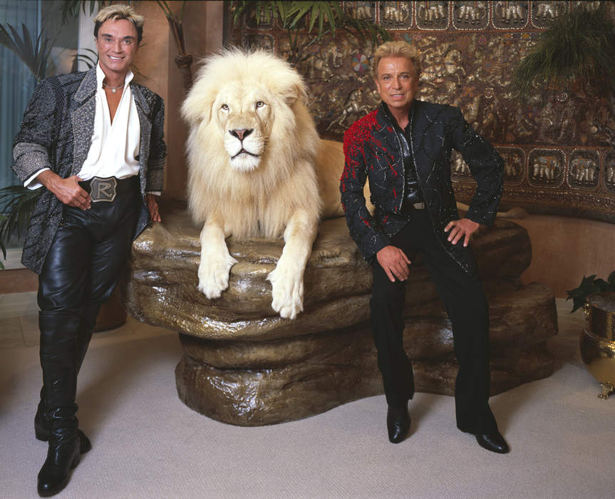 Illusionist Siegfried Fischbacher, of Siegfried & Roy fame, dead at 81, family says