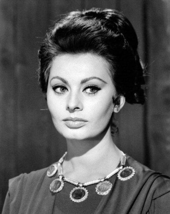 Sophia Loren reflects on working with Charlie Chaplin, John Wayne: ‘I was so nervous’