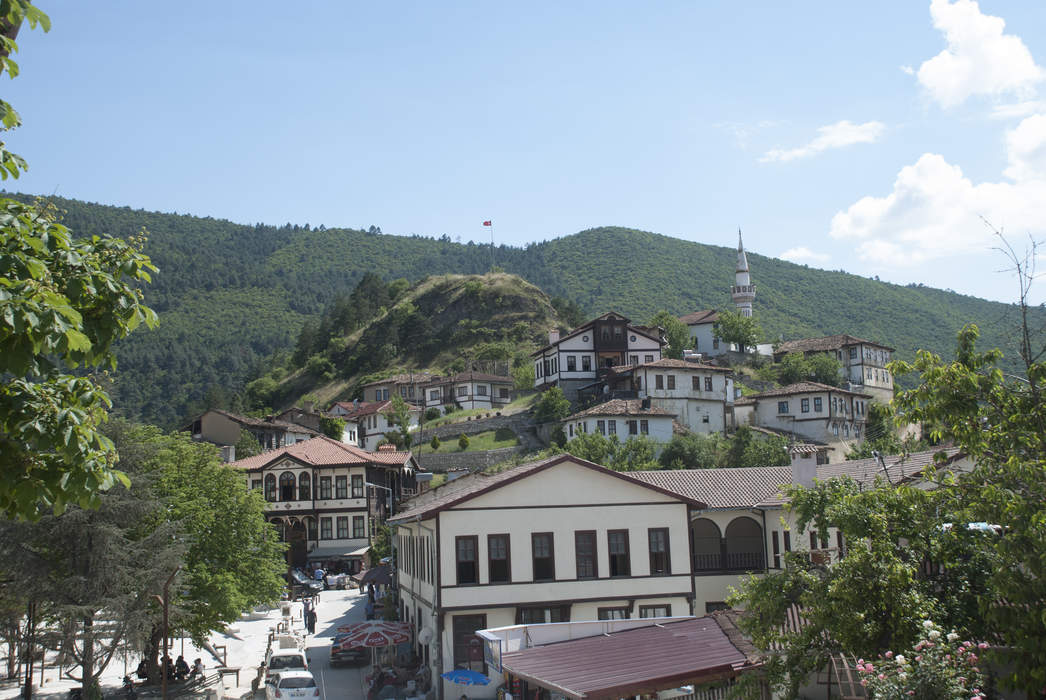 Taraklı