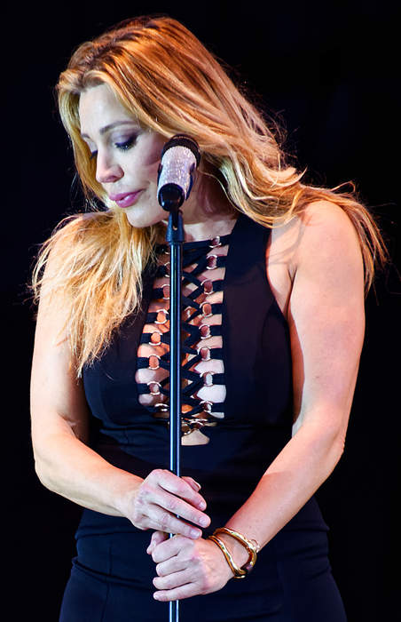 Taylor Dayne defends herself amid backlash for performing at Mar-a-Lago on New Year's Eve