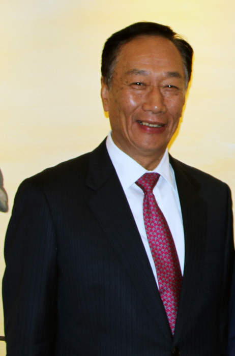 Terry Gou: Foxconn founder in fresh run for Taiwan presidency