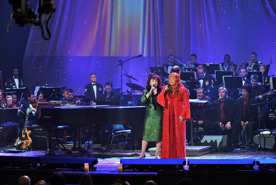The Judds perform 'We Can Build A Bridge' at the 2022 Country Music Awards