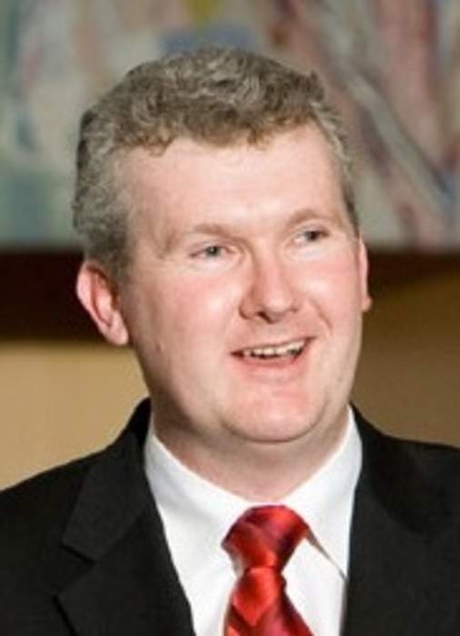 Red-faced Labor MP knocks back Hawkie beer