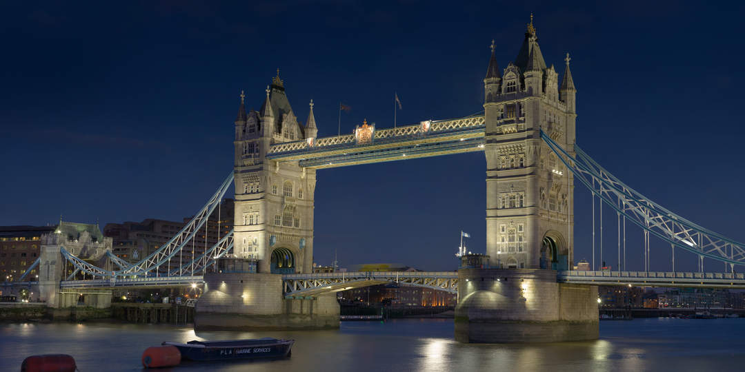 London's Tower Bridge stuck open due to a technical fault