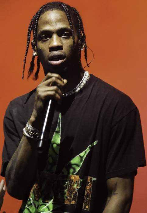 Travis Scott Stops Couple From Fighting During Circus Maximus Tour