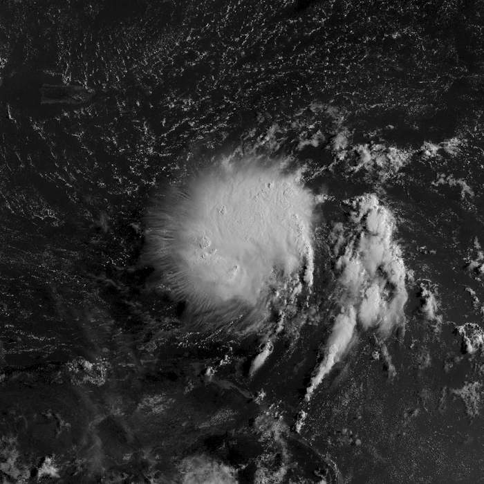 Thousands shelter in place as Dorian eyes Florida