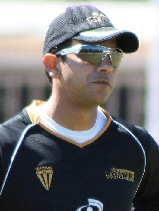 Vikram Solanki: Surrey appoint former batsman as head coach