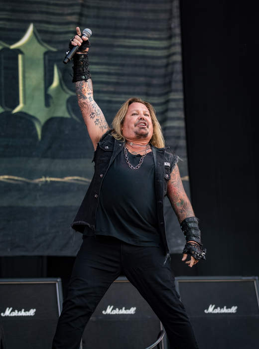 Mötley Crüe singer Vince Neil cuts solo gig short after voice gives out: ‘I’m sorry, guys’
