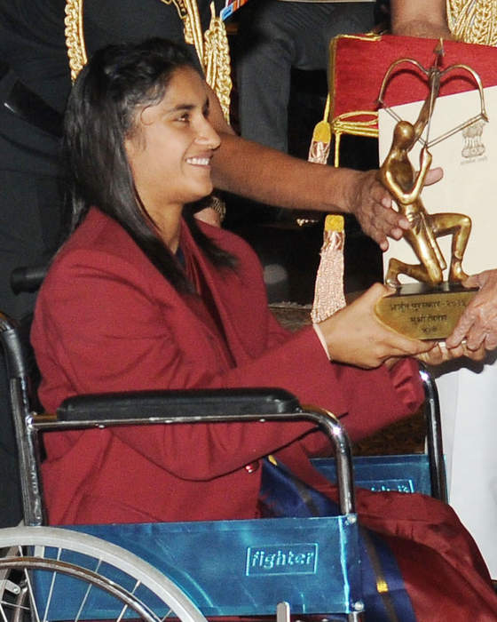 Vinesh Phogat: Top Indian wrestler returns medals over alleged sexual abuse