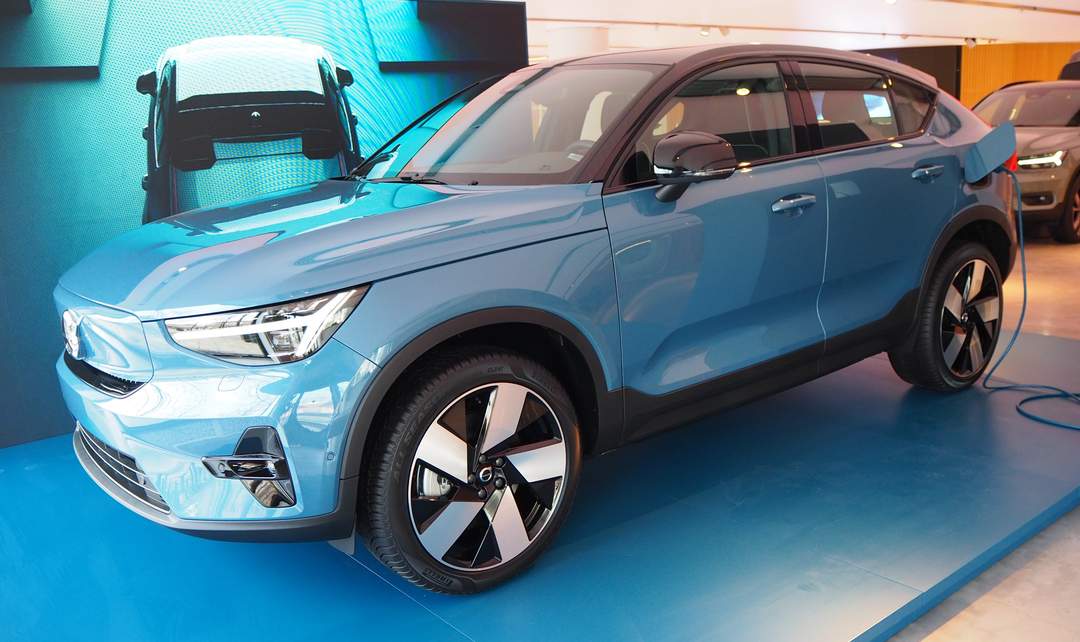 Volvo's first electric-only SUV has useful analog features
