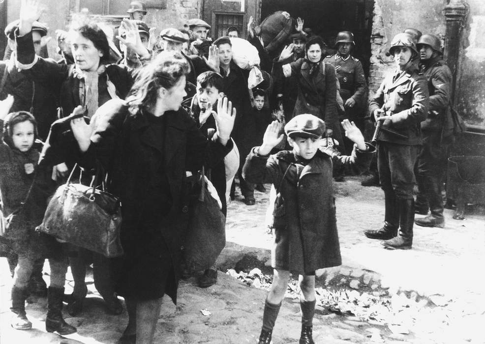 Warsaw Ghetto Uprising: German president draws Putin-Nazi parallels