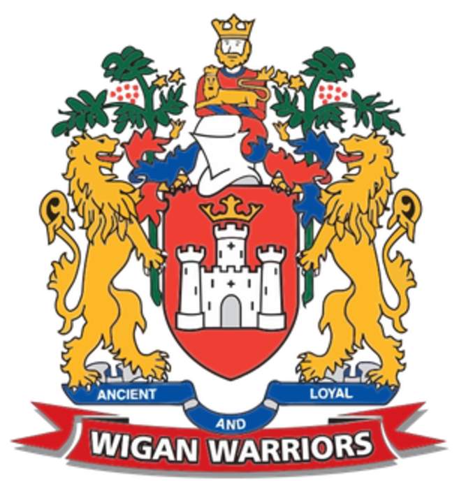 Super League: Wigan Warriors 16-10 Warrington Wolves - Wire have Hill sent off early on