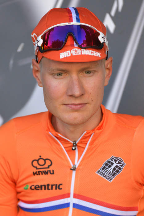 News24.com | Giro hero Kelderman in hospital after car hits 7 Bora riders