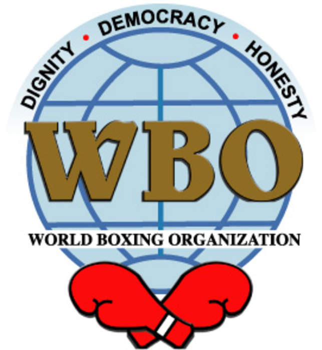 GB's Dixon beats Carabajal to become WBO champion