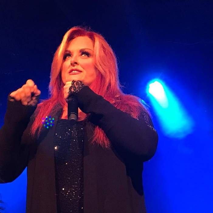 Wynonna Judd tearfully honors Naomi Judd at Country Music Hall of Fame induction: 'My heart is broken'