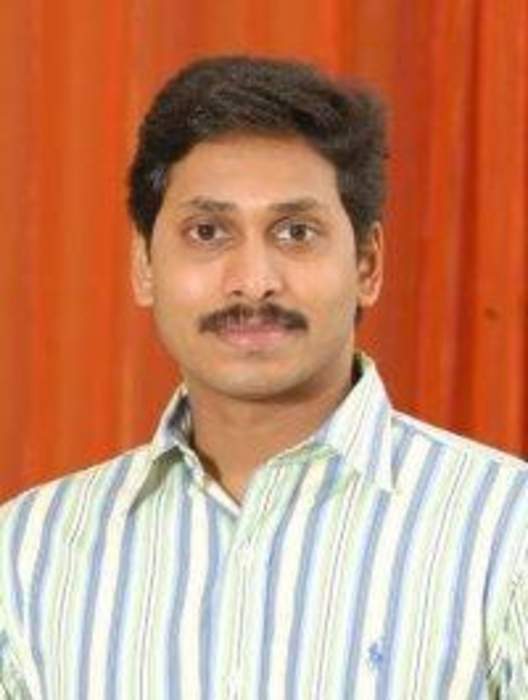 SC issues notice to Jagan on plea against his bail in DA case