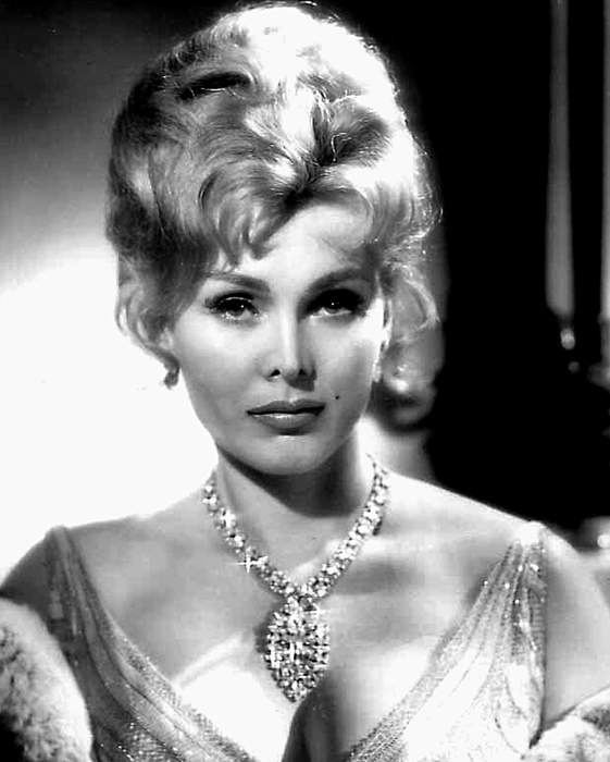 Zsa Zsa Gabor: Hollywood legend laid to rest in Hungary
