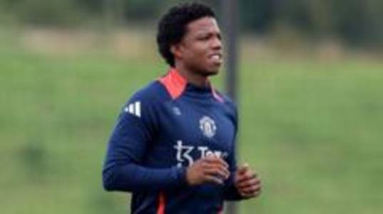 Malacia left out of Man Utd squad for USA tour
