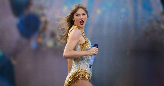 Taylor Swift Experiencing Strong 'Feelings and Emotions' as She Returns to Stage in London After Vienna Terrorist Plot