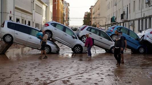 News24 | 'All of Spain weeps': Race to find survivors after devastating floods kill 95, many still missing
