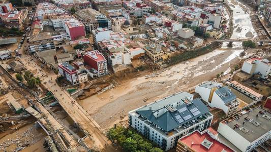 Rain red alert for Barcelona warns of 'extreme danger' - as search teams scour flood-hit region