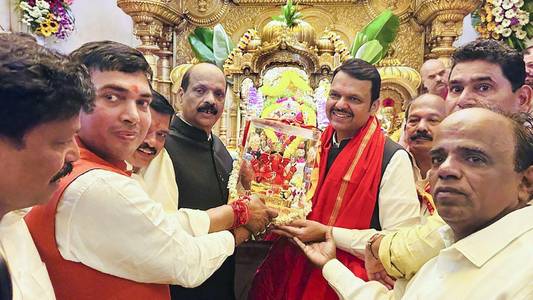 Maharashtra CM designate Devendra Fadnavis visits Shree Siddhivinayak Temple
