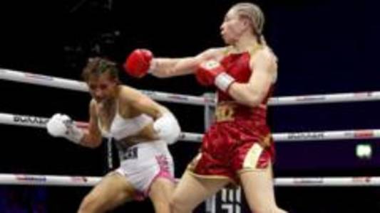 World champion Price knocks out Mateus in mismatch