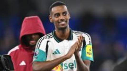 Howe desperate to keep 'world-class' Isak at Newcastle