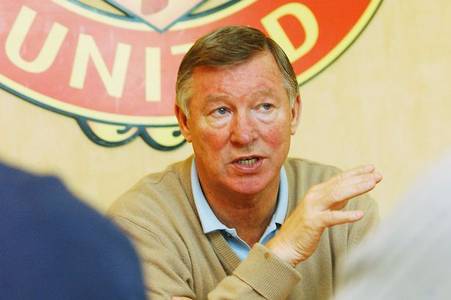 Sir Alex Ferguson signed 'terrible pro' who 'tucked into everything then ordered Chinese'