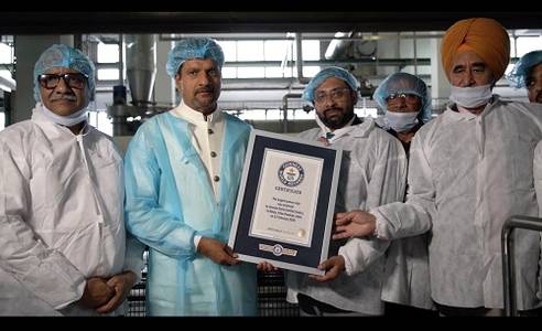 Ananda Dairy Sets Guinness World Records for the Largest Paneer Slab Weighing 205.4 kg