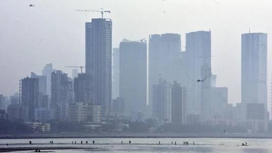 Mumbai weather update: City to experience clear skies, but AQI deteriorates