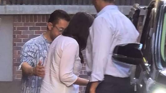 Aamir Khan makes FIRST public appearance with girlfriend Gauri Spratt