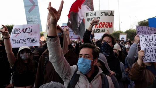 BBC correspondent 'deported from Turkey after being held for 17 hours'