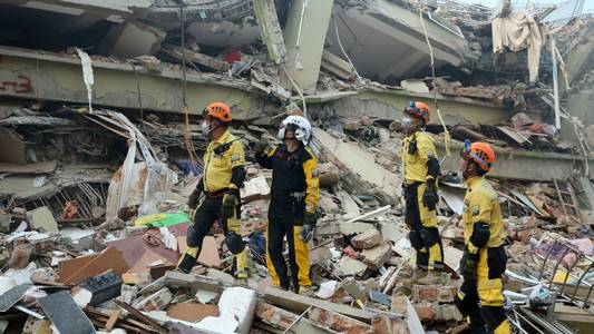Myanmar's military regime targeting 'civilian areas' with airstrikes in wake of earthquake, armed group claims