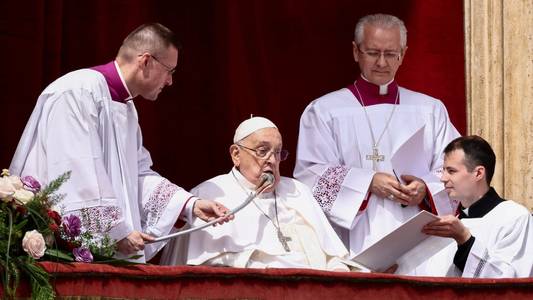 Pope delivers Easter blessing in first significant public appearance since illness