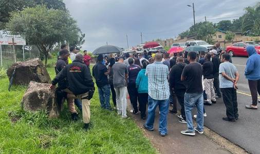 News24 | Outraged parents protest outside Durban school over child grooming allegations