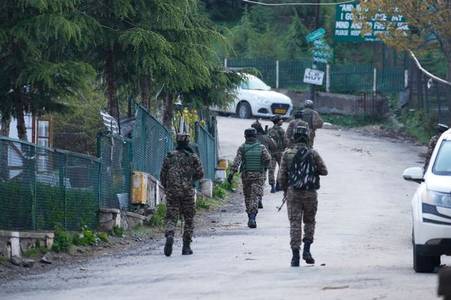 India and Pakistan exchange fire in Kashmir as tensions between countries rise