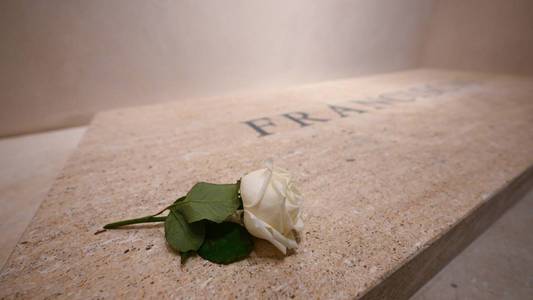Pictures of Pope Francis's tomb released as public now allowed to visit