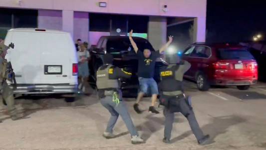 More than 100 immigrants detained at illegal after-hours nightclub