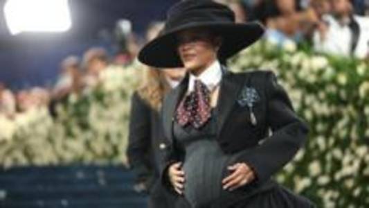 Rihanna reveals she is pregnant with third child